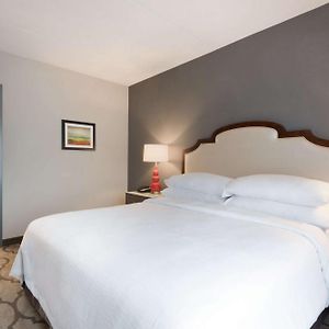 Premium One-Bedroom King Suite